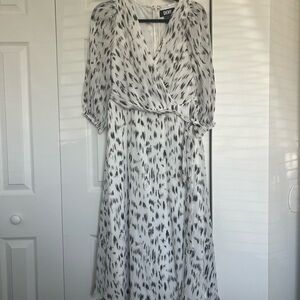 DKNY Black and White Midi Wrap Dress with Bishop Sleeves size 6